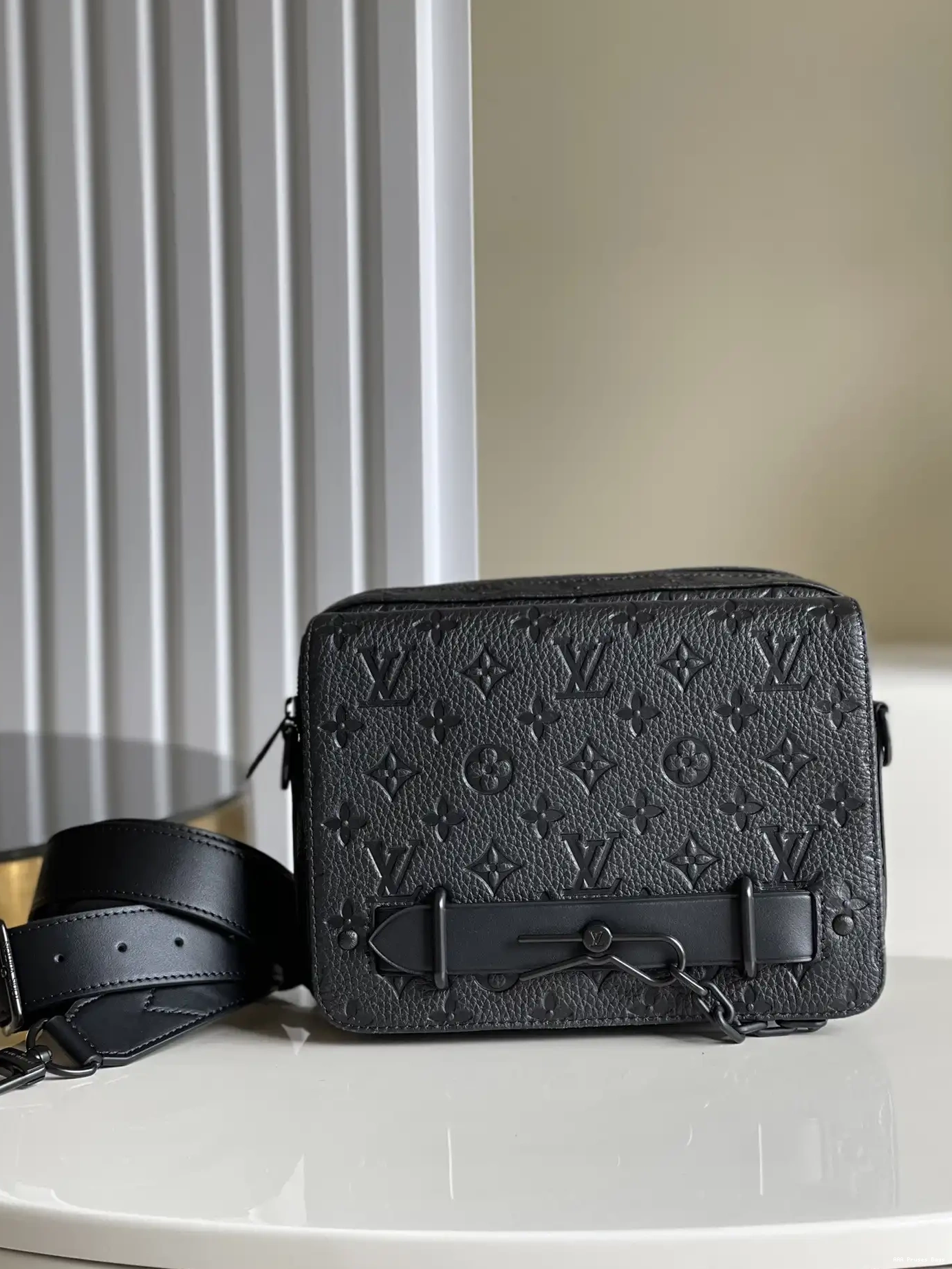 AAA Replica Ru LOUIS Steamer VUITTON Messenger 0707